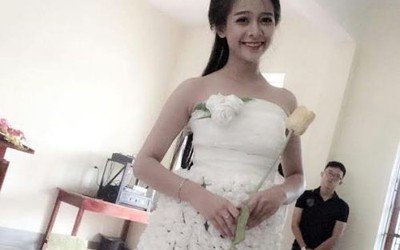 Độc đáo chiếc váy làm từ 3.000 bông hoa giấy giá 200 ngàn đồng