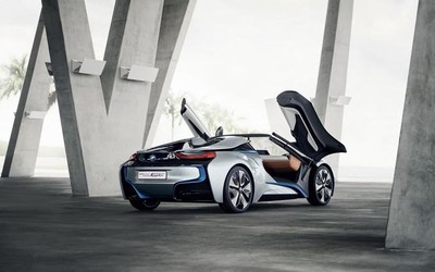 BMW i8 Roadster mui trần, chiếc xe đến từ tương lai