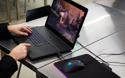 Razer ra mắt laptop Blade Pro chơi game cực đỉnh