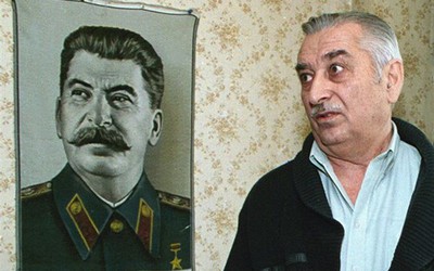 Cháu nội Stalin muốn kiện người viết sách giáo khoa lịch sử