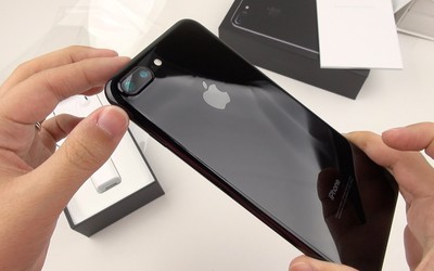 iPhone 7 Plus Jet Black sẽ được giao hàng sớm trước 2 tuần