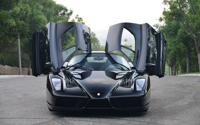 Ngắm Ferrari Enzo đen bóng giá 75,9 tỷ đồng