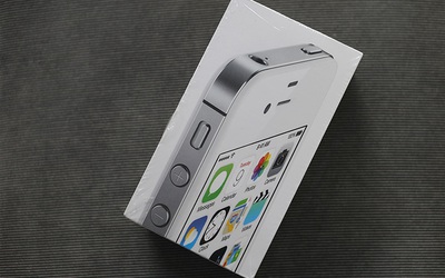 iPhone 4s 8GB chưa kích hoạt tràn về Việt Nam với giá 3,2 triệu