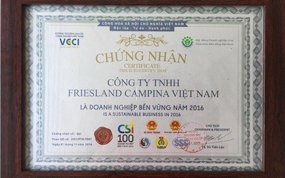 FrieslandCampina VN được vinh danh Top 10 doanh nghiệp bền vững 2016