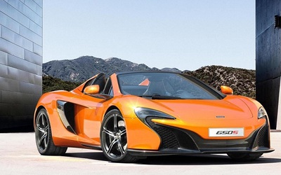 Tesla Model S P100D so kè tốc độ với McLaren 650S Spider