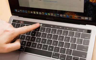 Liệu Touch Bar chỉ là một chiêu quảng cáo trên MacBook Pro?