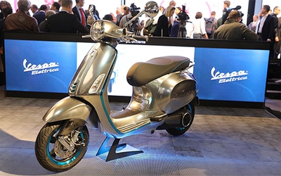 Vespa trình làng mẫu xe điện 'sang chảnh' Elettrica 2017