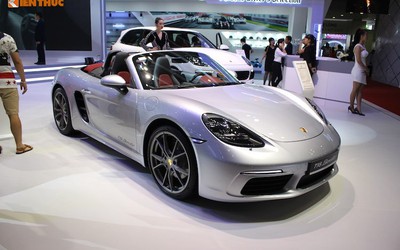 Siêu xe mui trần Porsche 718 Boxster giá 3,5 tỷ tại Việt Nam