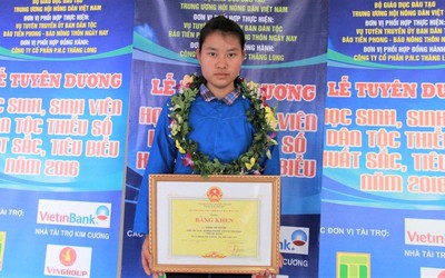 Nữ sinh Hà Giang không được trường ĐH Luật nhận vào học