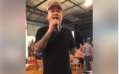 Clip: Tuấn Hưng lại gây sốt khi hát live 'Gọi đò' ngay tại quán nhậu