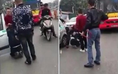 Video: Tài xế taxi bị nhóm thanh niên chặn đánh giữa đường