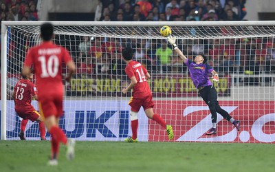 Tuyển Việt Nam ‘làm nền’ cho 2/10 bàn thắng đẹp nhất AFF Cup 2016