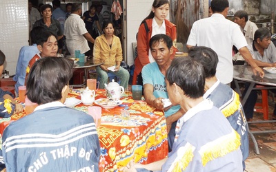 3 mẹ con đi hái rau bị sét đánh, 1 người tử vong