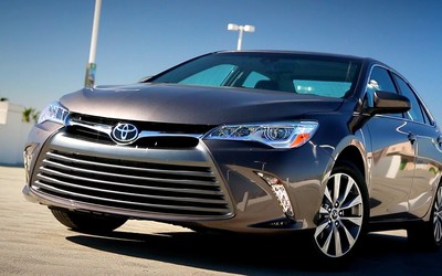 Camry 2016 phiên bản nâng cấp về Việt Nam với giá cạnh tranh