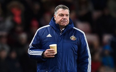 Sam Allardyce sắp mất chức ở tuyển Anh vì lén lút bôi nhọ FA