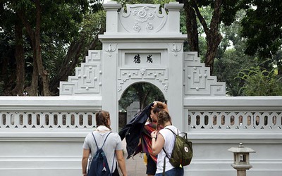 Văn Miếu ‘khoác áo mới’: Thâm trầm cổ kính ‘bay đi ít nhiều’