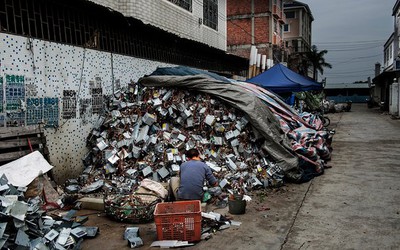 Rác thải điện tử tràn ngập châu Á và hiểm họa khôn lường