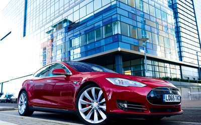 Tesla lặng lẽ ra mắt chiếc xe điện chạy xa nhất thế giới