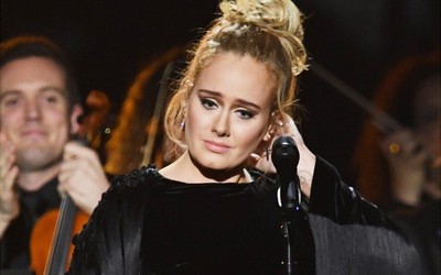 Clip: Khoảnh khắc Adele mất bình tĩnh, hát sai lời tại Grammy 2017