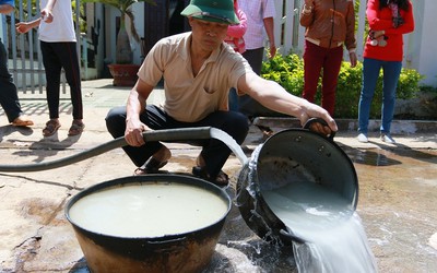 Đắk Lắk: Người dân hoang mang nước giếng đốt cháy như xăng dầu