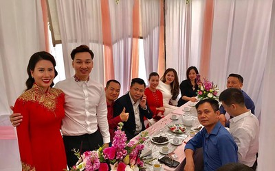 MC Thành Trung bất ngờ làm đám hỏi với bạn gái 9x