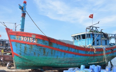 Đà Nẵng: Đưa tàu cá ĐNa-90152 TS từng bị đâm chìm vào khu trưng bày