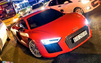 Đông Nhi - Ông Cao Thắng lái siêu xe Audi R8 13 tỷ dạo phố