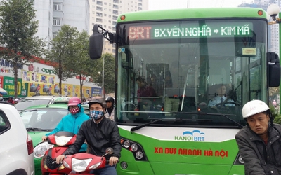 Hành khách có vé tháng buýt thường được dùng đi BRT Yên Nghĩa-Kim Mã