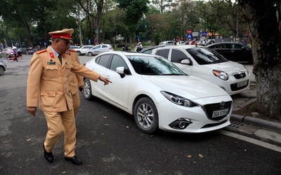 Hà Nội: 4 ngày ‘dẹp loạn’ vỉa hè gần 7.000 lái xe bị phạt