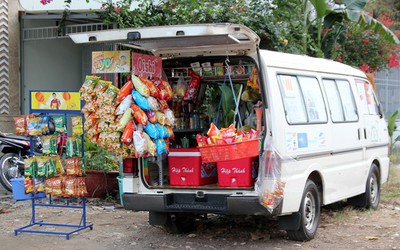 Muôn kiểu kinh doanh độc đáo trên những chiếc ô tô cũ, phế liệu