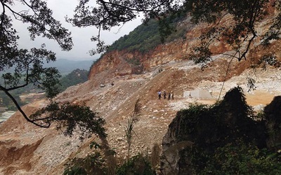 Thuê bãi thải trên đất khoáng sản: Ai 'chống lưng' doanh nghiệp?