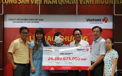 Khách hàng trúng jackpot 24 tỷ đồng chọn số từ ngày sinh người thân