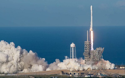 SpaceX lần đầu tiên phóng thành công tên lửa tái chế