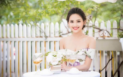 Hoa hậu Tố Như chia sẻ về bí quyết học tiếng Anh nhân ngày 8/3