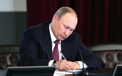 Đằng sau quyết định sa thải 10 tướng lĩnh quân đội của Putin