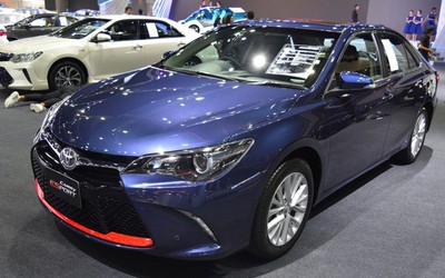 Toyota Camry Esport ra mắt, đắt hơn bản thường 46,2 triệu đồng