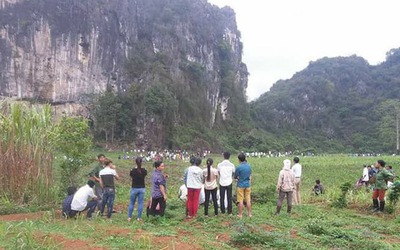 Hòa Bình: Nghi phạm giết, hiếp cô giáo đi chăn bò đã tự tử ở hang đá