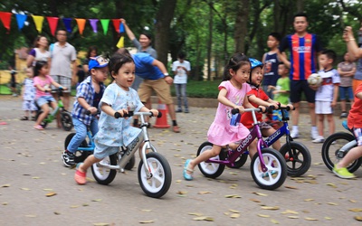 Có gì đặc biệt ở giải đua xe thăng bằng cho trẻ em đầu tiên ở HN?