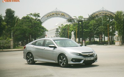 Đánh giá Honda Civic 2017 i-VTEC Turbo giá 950 triệu tại VN