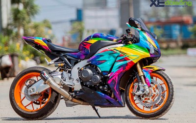 Honda CBR1000RR SP sặc sỡ phong cách 'dải ngân hà'