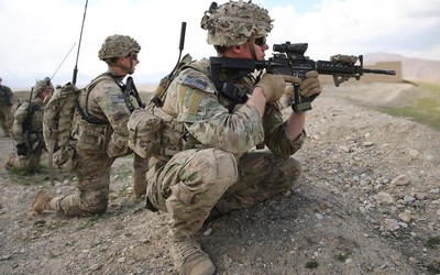 Sau bắn Tomahawk, ông Trump lại sắp động thủ ở miền nam Syria?