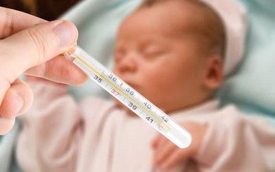 Cách xử lý nhanh khi trẻ bị co giật do sốt cao