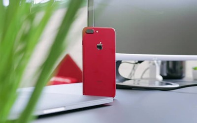 Góc khuất đằng sau những chiếc iPhone đỏ thời thượng (P2)