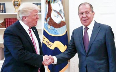 Nghi án Nga 'chơi khăm' Mỹ trong cuộc gặp kín Trump-Lavrov