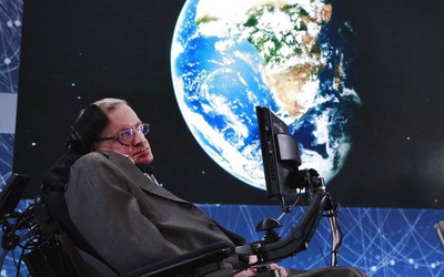 Stephen Hawking: Chỉ còn 100 năm để tìm ra hành tinh mới sinh sống