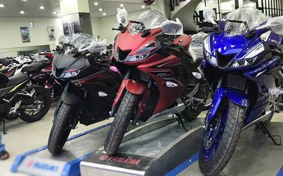 Yamaha R15 2017 lô hàng đầu tiên về Việt Nam giá 125 triệu đồng