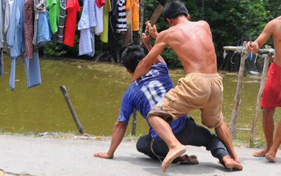 Khởi tố kẻ chém người vì dám ‘ăn mảnh’ thành quả ăn trộm