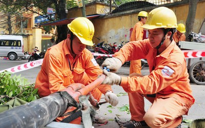 EVN HANOI đảm bảo an toàn điện trong mùa mưa bão