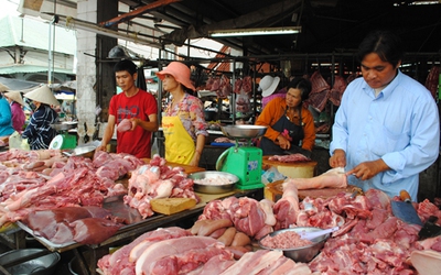 Bộ Tài chính yêu cầu tăng cường bình ổn thị trường thịt lợn