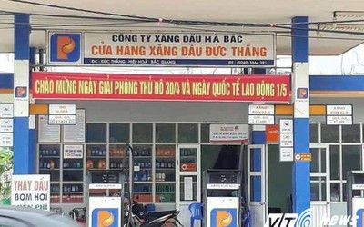 Băng rôn ghi sai lịch sử: Chủ tịch Petrolimex Hà Bắc bảo ‘việc nhỏ'